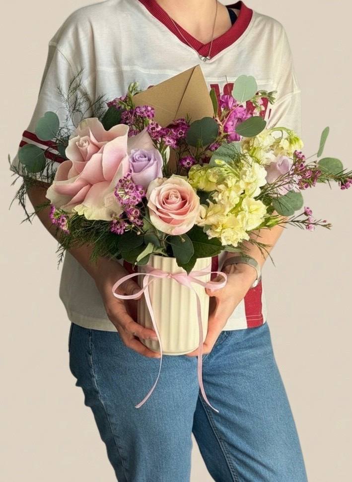 Vase “Morning in her garden”