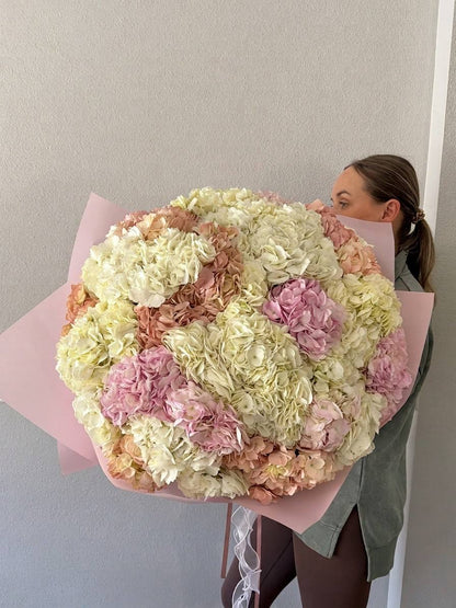 Bouquet     “Cloud of Grace”